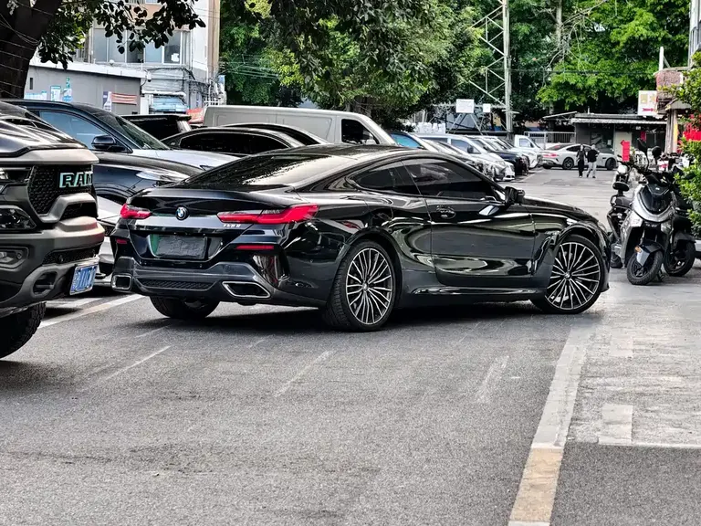 BMW 8 Series 840 i 2-door Coupe M Sport Package