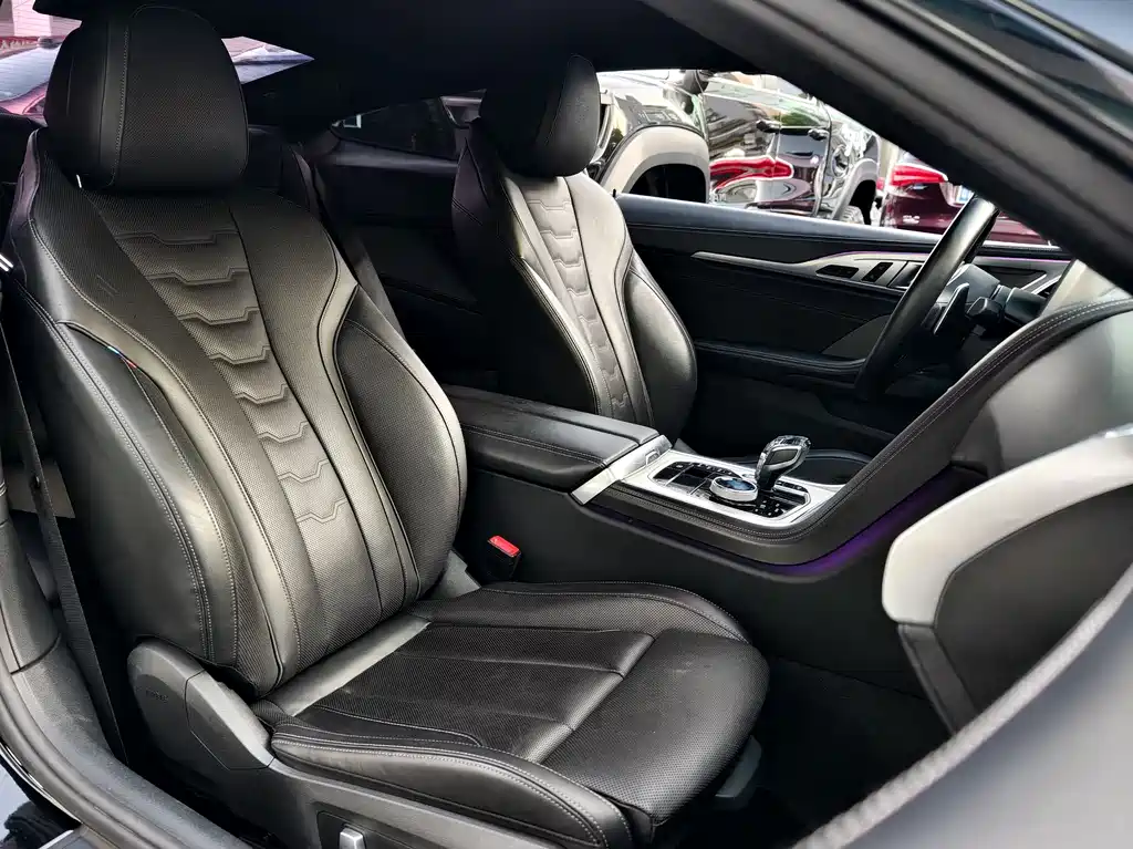 BMW 8 Series 840 i 2-door Coupe M Sport Package