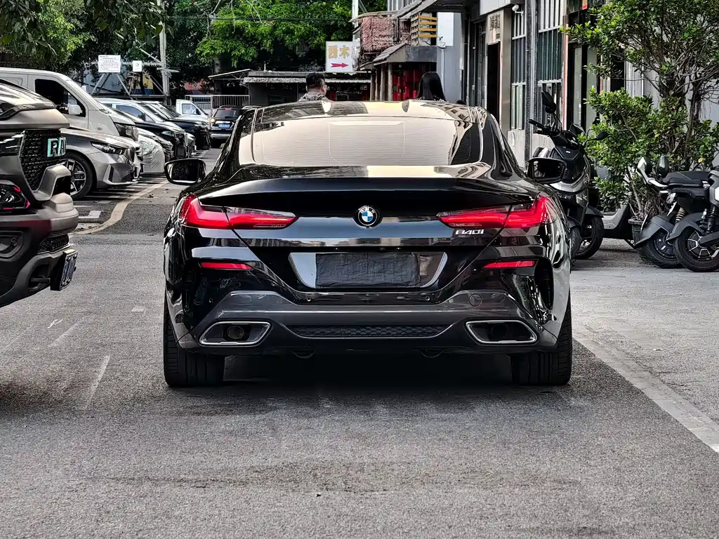 BMW 8 Series 840 i 2-door Coupe M Sport Package