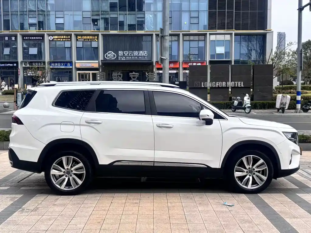 Haoyue 1.8 TD DCT Luxury 7-seat