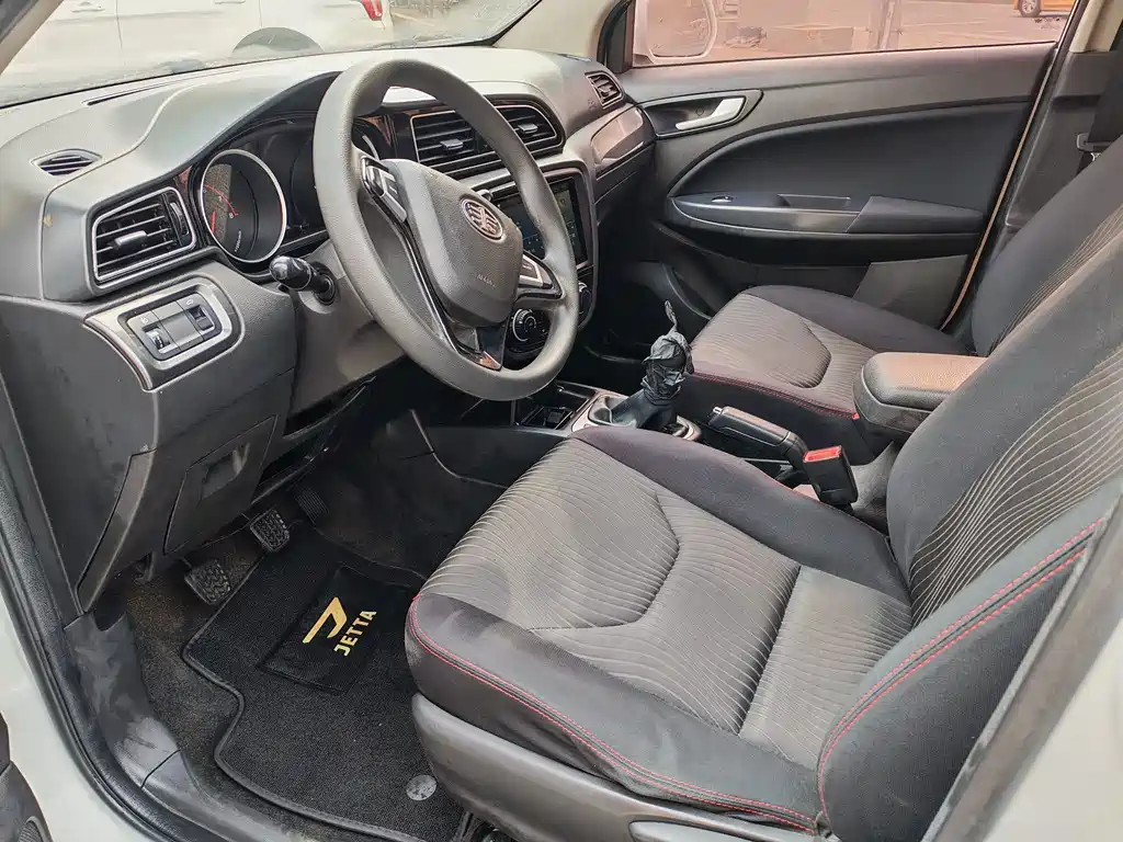 Junpai D60 骏派D60 2017款 1.5 L 手动标准型