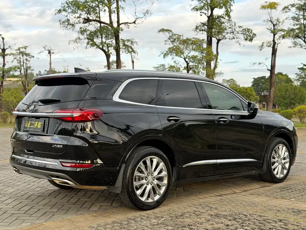 Enclave 28 T 4 WD Flagship