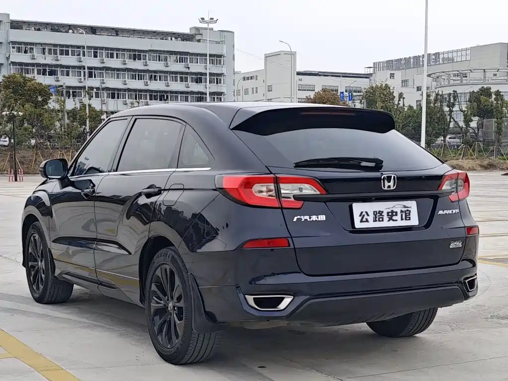 Avancier 240 TURBO 2 WD Premium