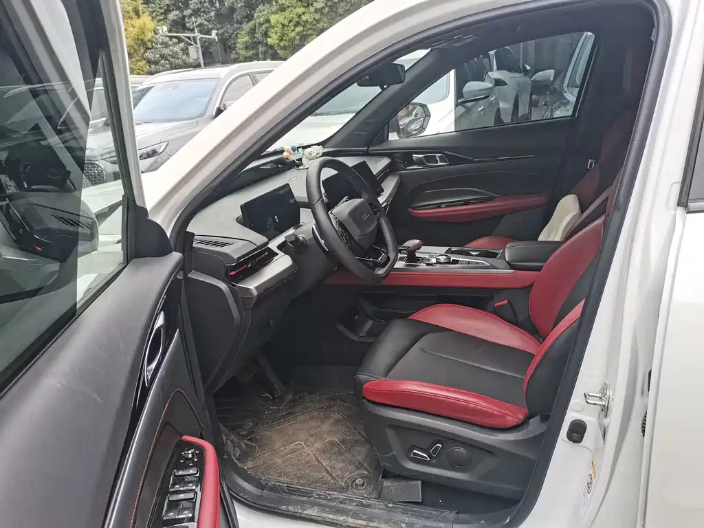 Changan Oshan Z6 Blue Whale 1.5 T DCT Smart Supreme