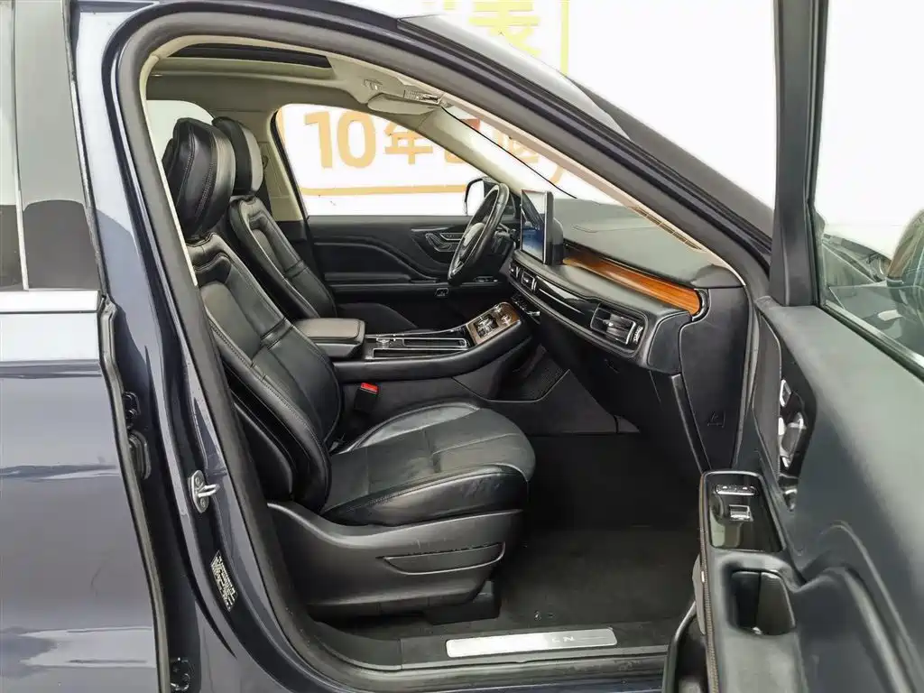 Aviator 3.0 T V6 4 WD Premium
