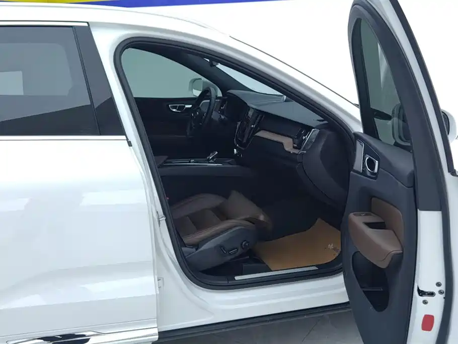 Volvo XC60 PHEV PHEV Hybrid Long Range 4 WD Smart Grace Luxury