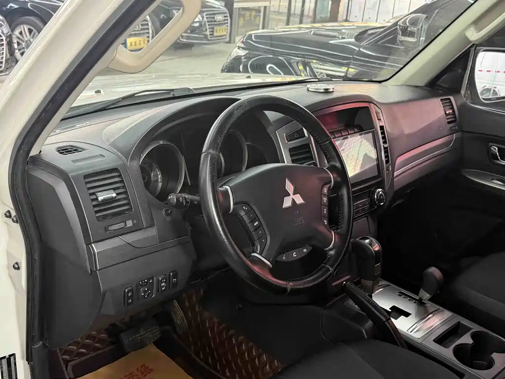 Pajero (Import) 3.0 L Auto Standard