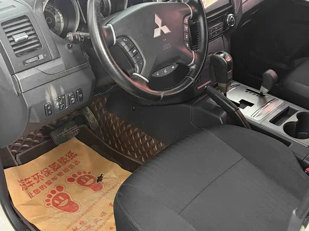 Pajero (Import) 3.0 L Auto Standard