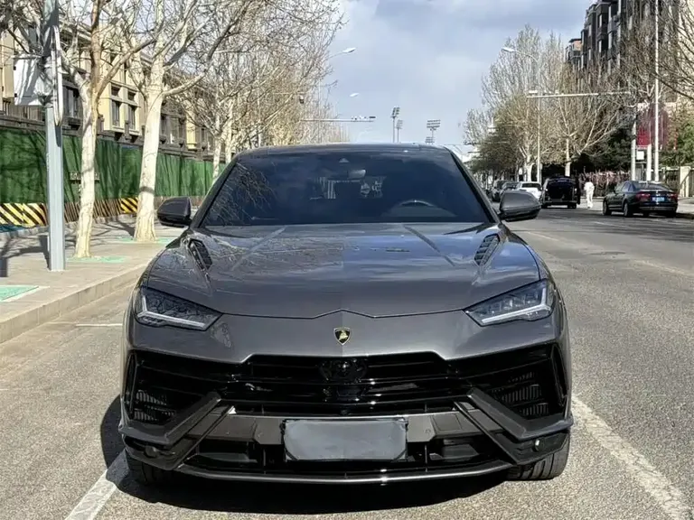 Lamborghini Urus 4.0 T V8