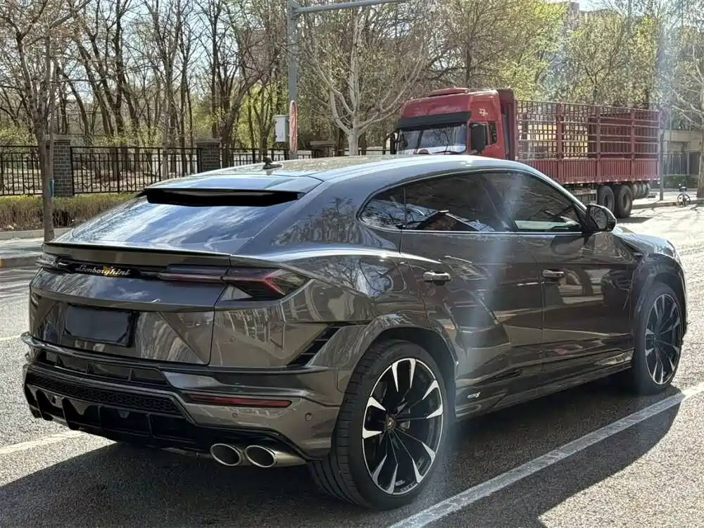 Urus 4.0 T V8