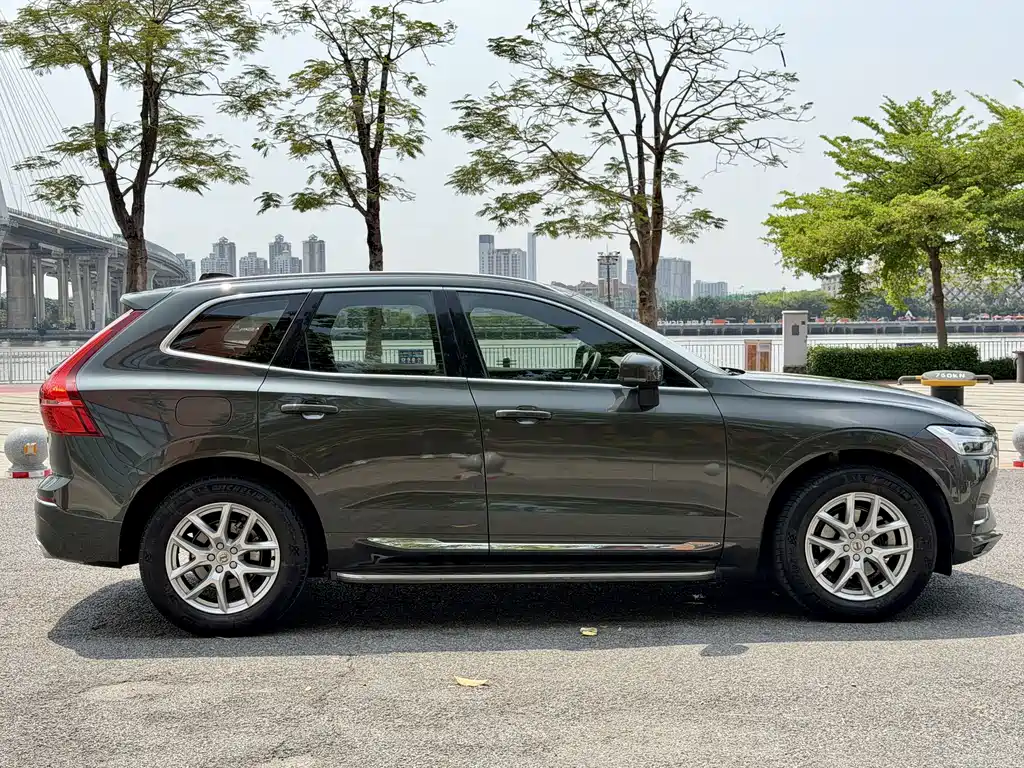 Volvo XC60 T5 4 WD Smart Ease Luxury