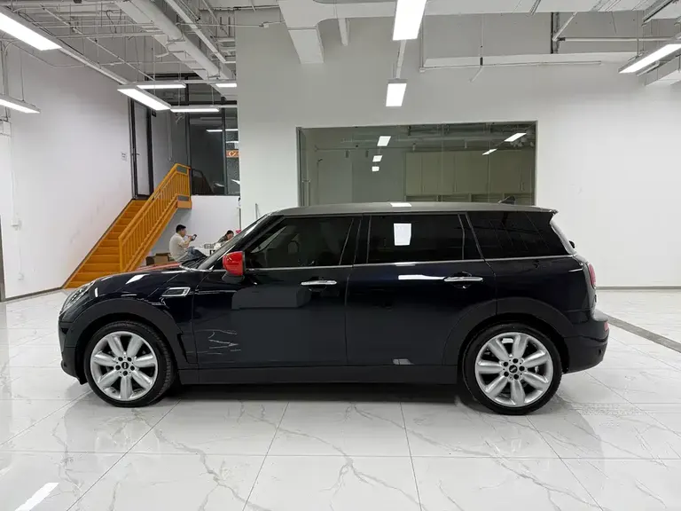 MINI CLUBMAN 1.5 T COOPER Connoisseur