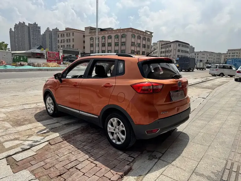 Changan CS15 1.5 L Auto Fashion