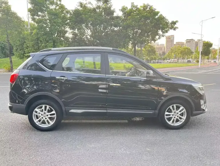 Baojun 560 1.8 L iAMT Elite