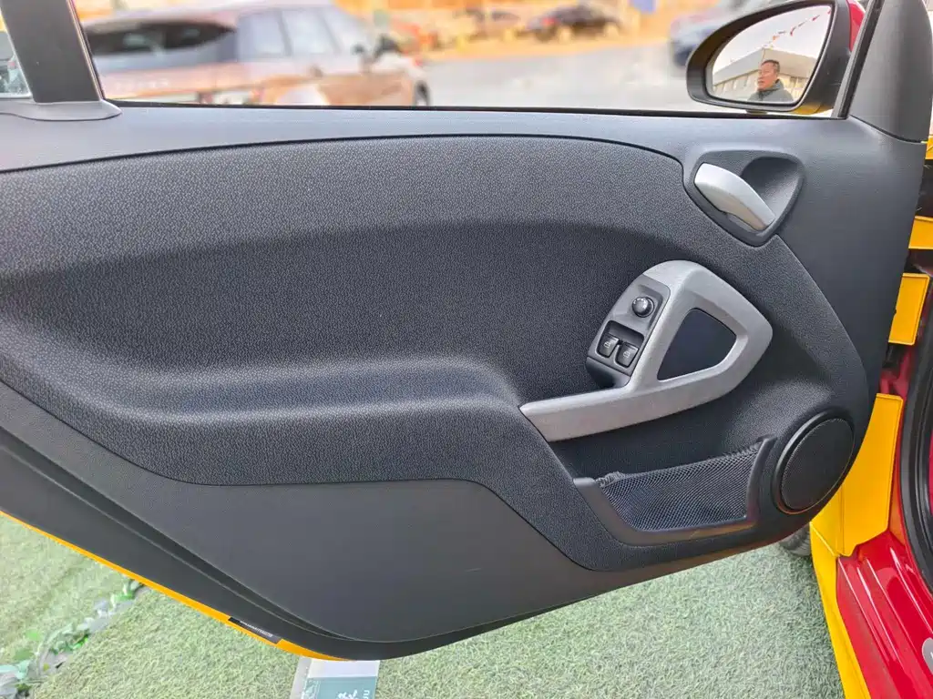 smart fortwo smart fortwo 2015款 1.0 MHD 炫闪特别版