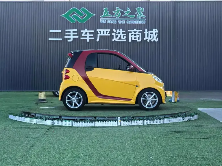 smart fortwo smart fortwo 2015款 1.0 MHD 炫闪特别版