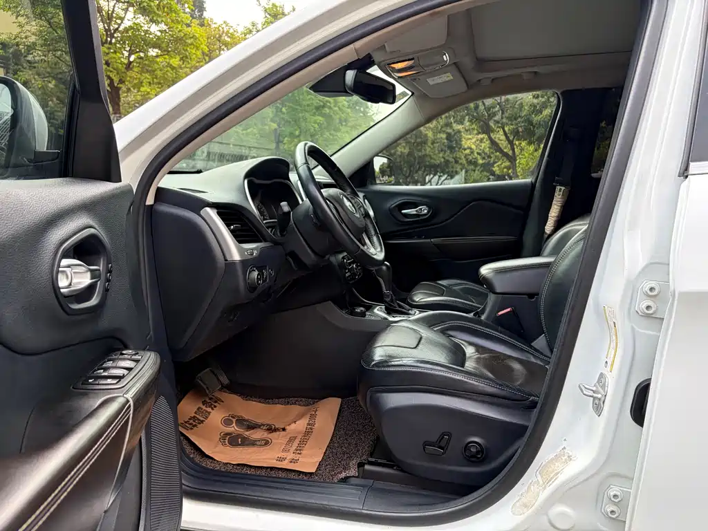 Cherokee (Import) 自由光进口 2014款 2.4 L 精锐版
