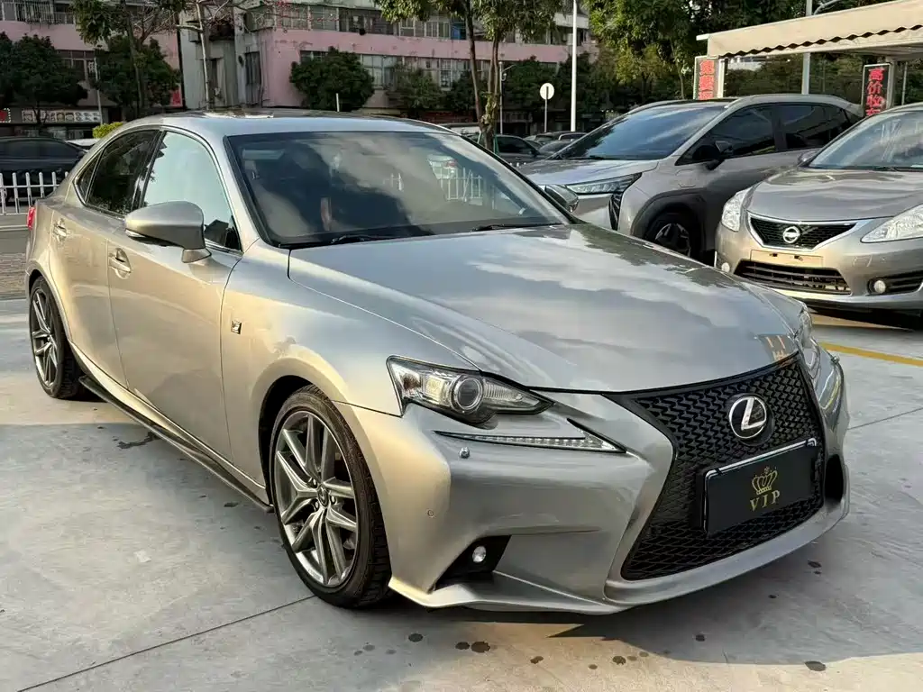 Lexus IS 200 t F SPORT