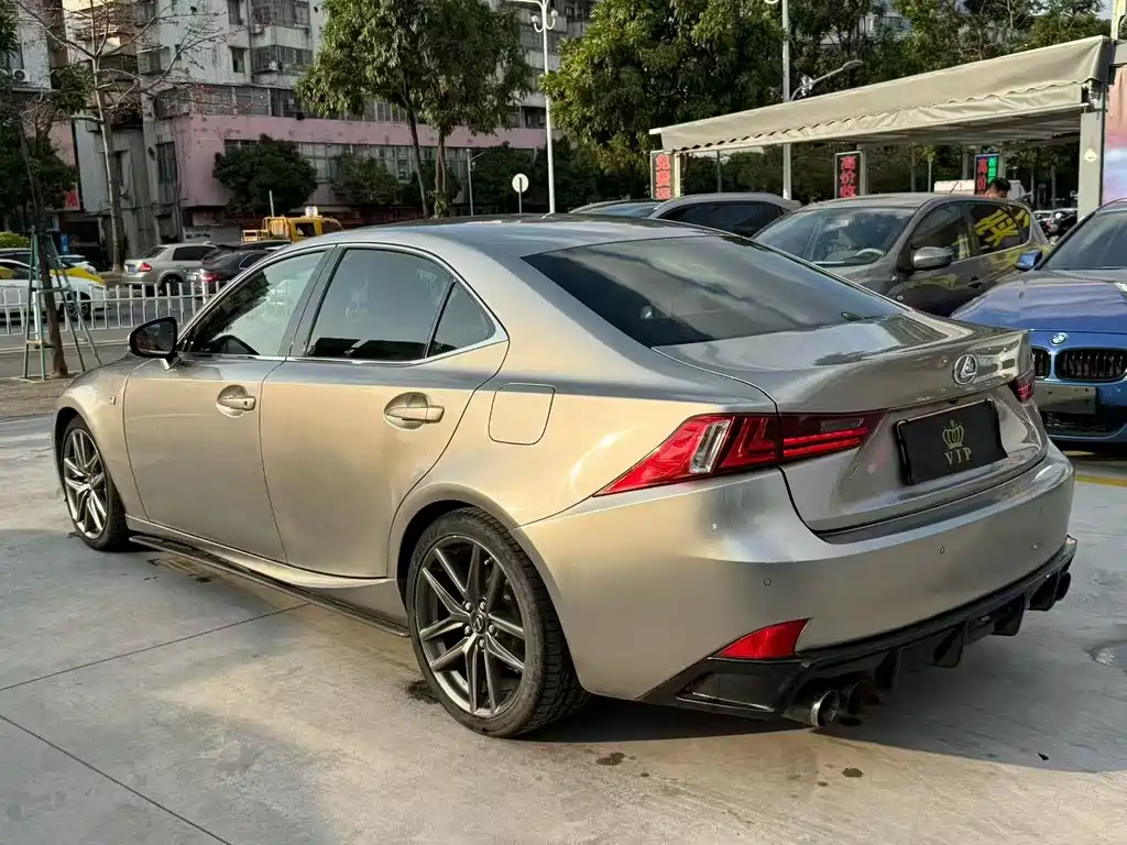 Lexus IS 200 t F SPORT