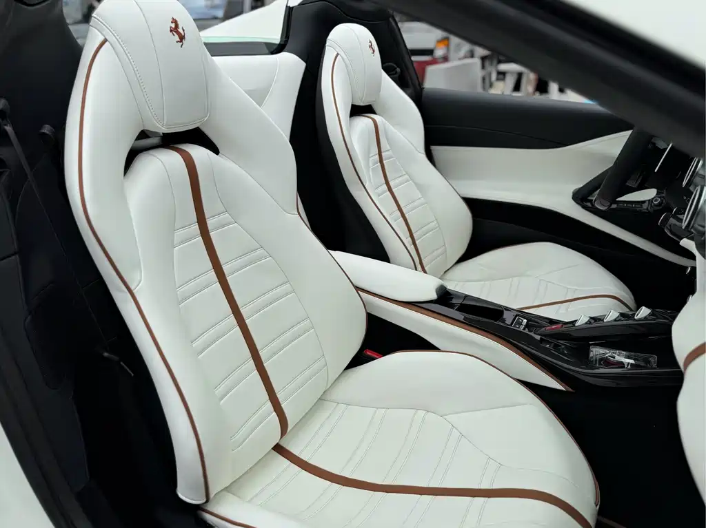 Ferrari 812 6.5 L GTS