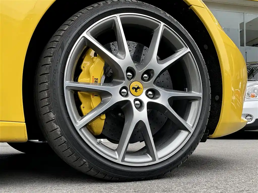 California T 4.3 L Standard