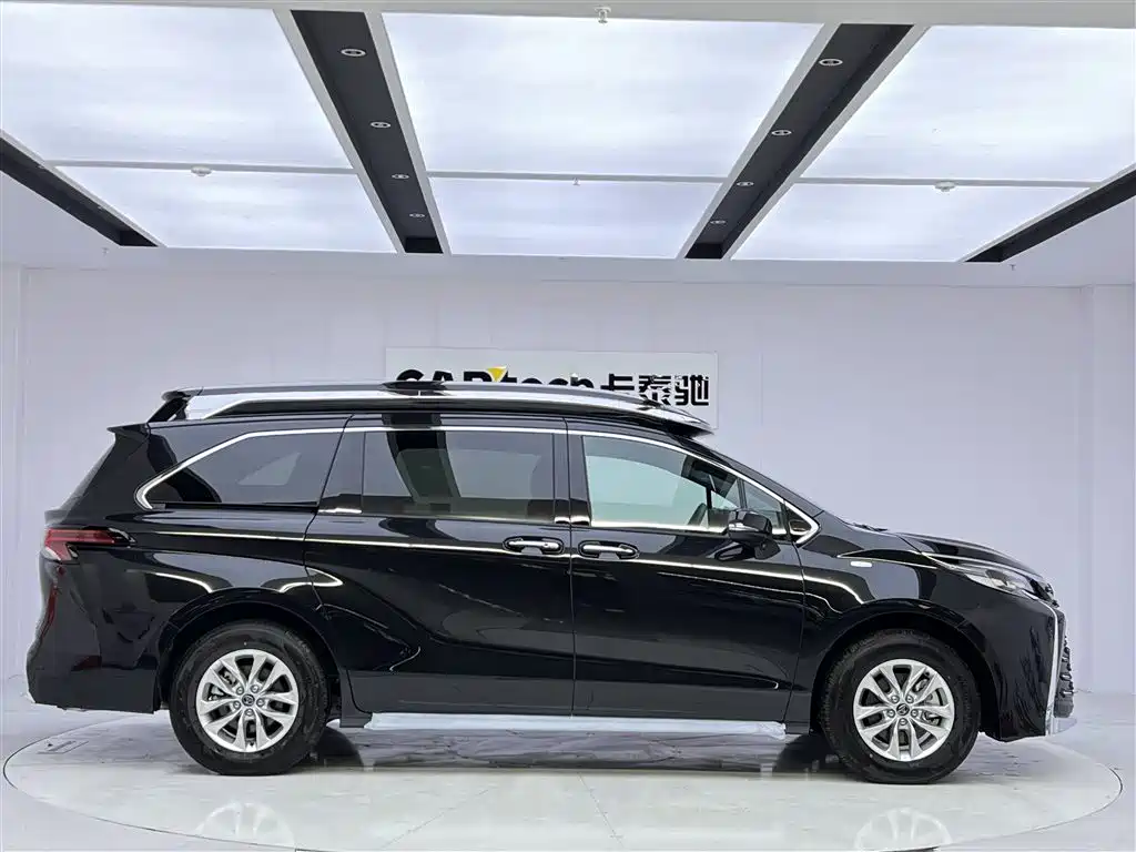 Granvia 2.5 L Hybrid Comfort