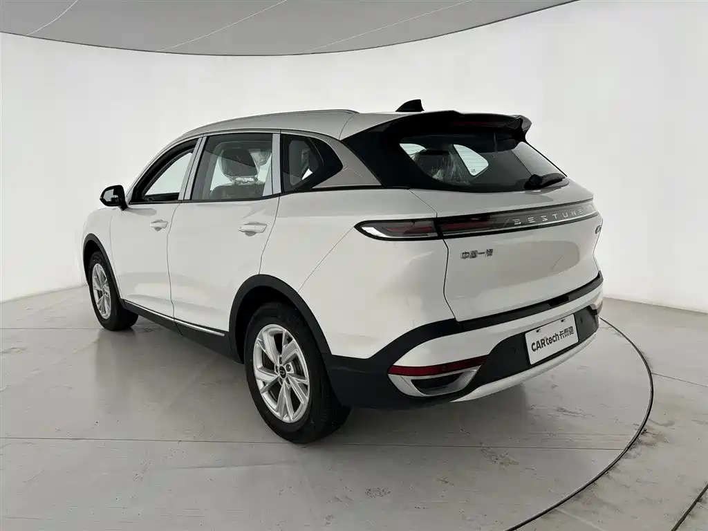 Besturn T90 奔腾T90 2023款 1.5 T DCT 自动舒适型