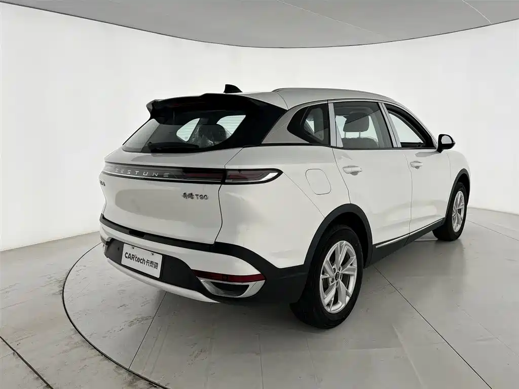 Besturn T90 奔腾T90 2023款 1.5 T DCT 自动舒适型