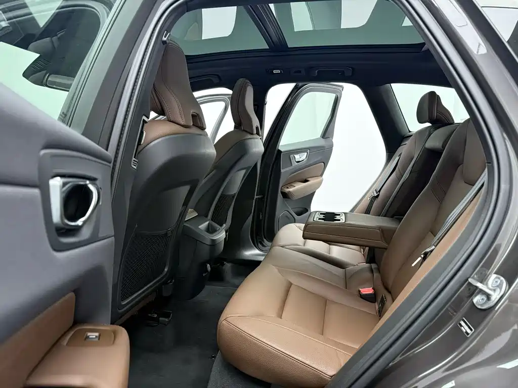 Volvo XC60 B5 4 WD Smart Ease Luxury