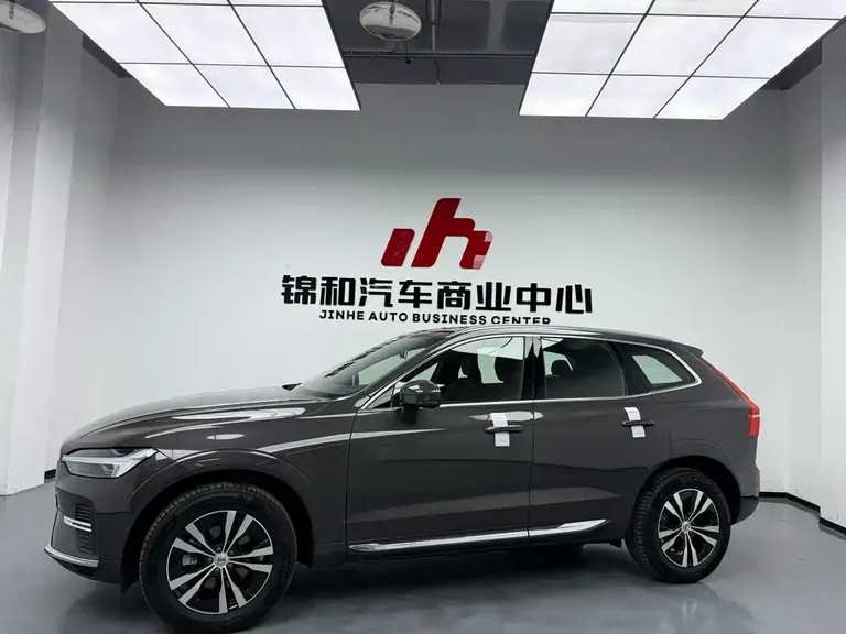 Volvo XC60 B5 4 WD Smart Ease Luxury
