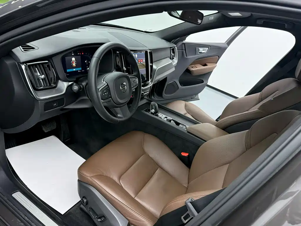 Volvo XC60 B5 4 WD Smart Ease Luxury