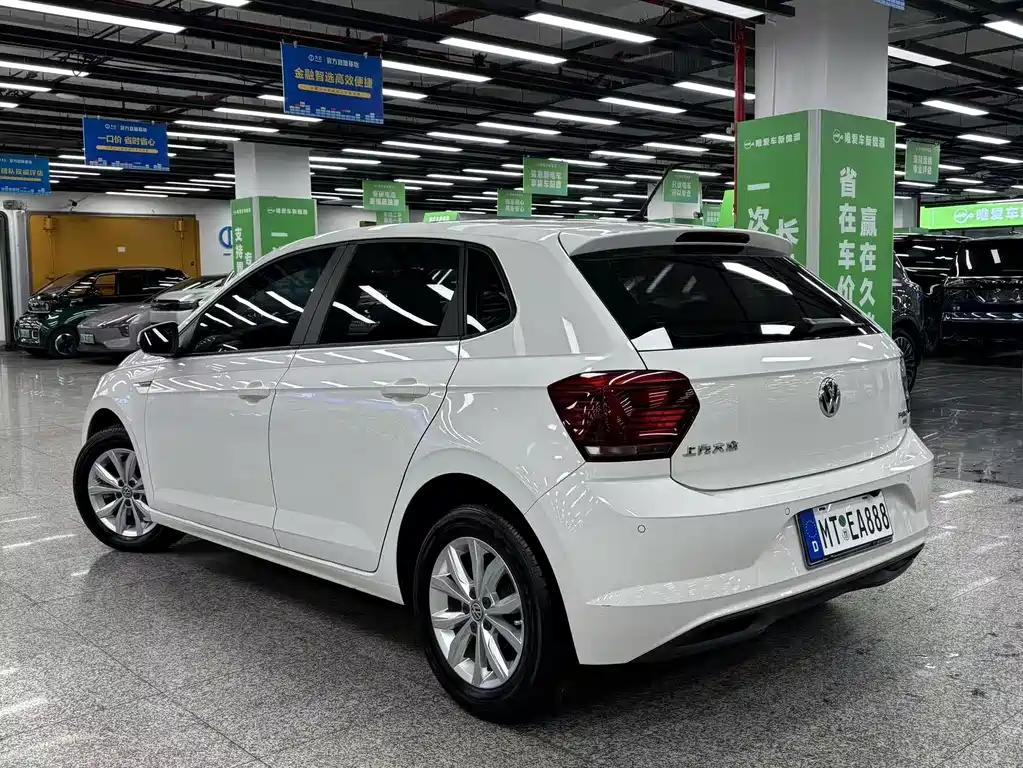 Polo Plus 1.5 L Auto Colorful Tech