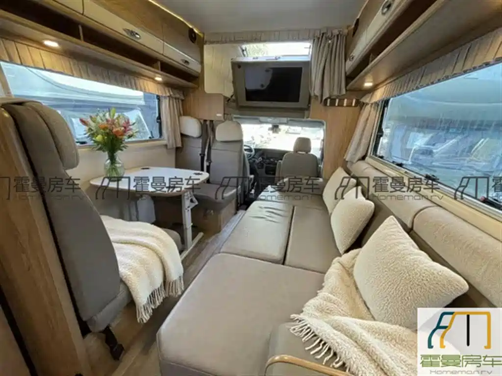 Jinguan Bingo c Iveco Euro Victory RV