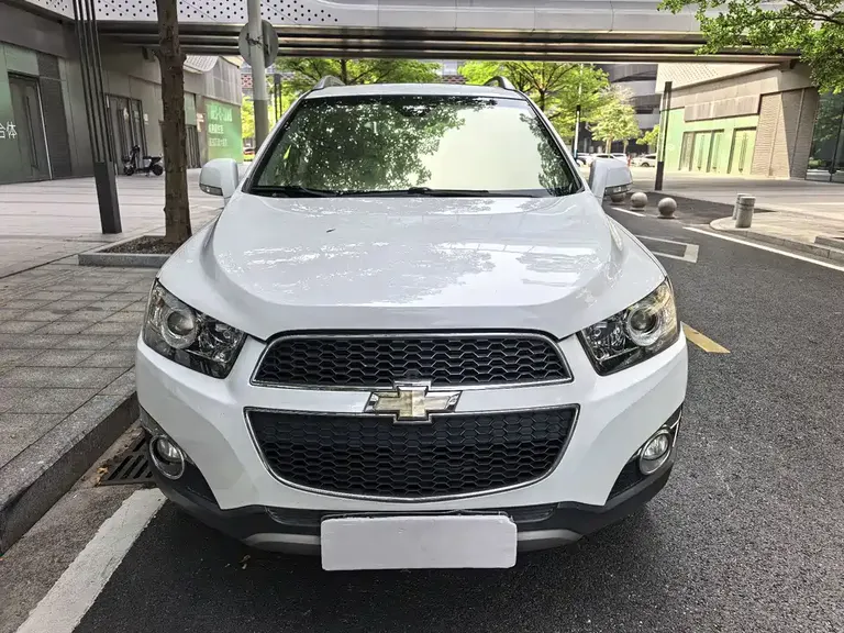 Chevrolet Captiva 2.4 L 2 WD City 7-seat
