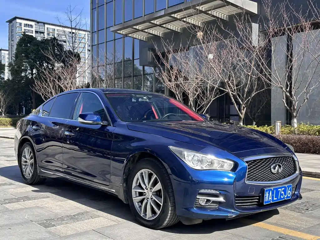 Infiniti Q50 L 2.0 T Comfort