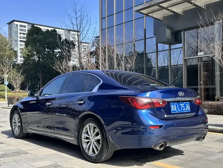 Infiniti Q50 L 2.0 T Comfort