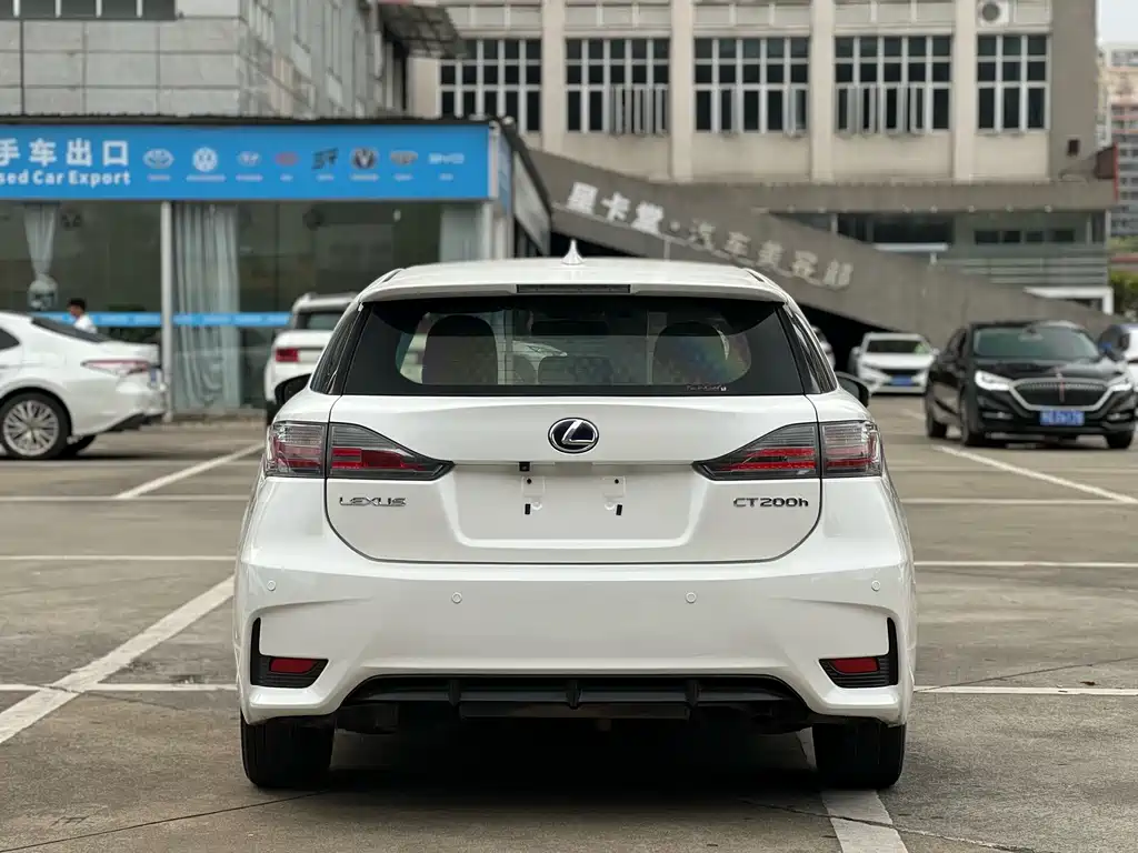 Lexus CT CT200 h Elite Two-tone