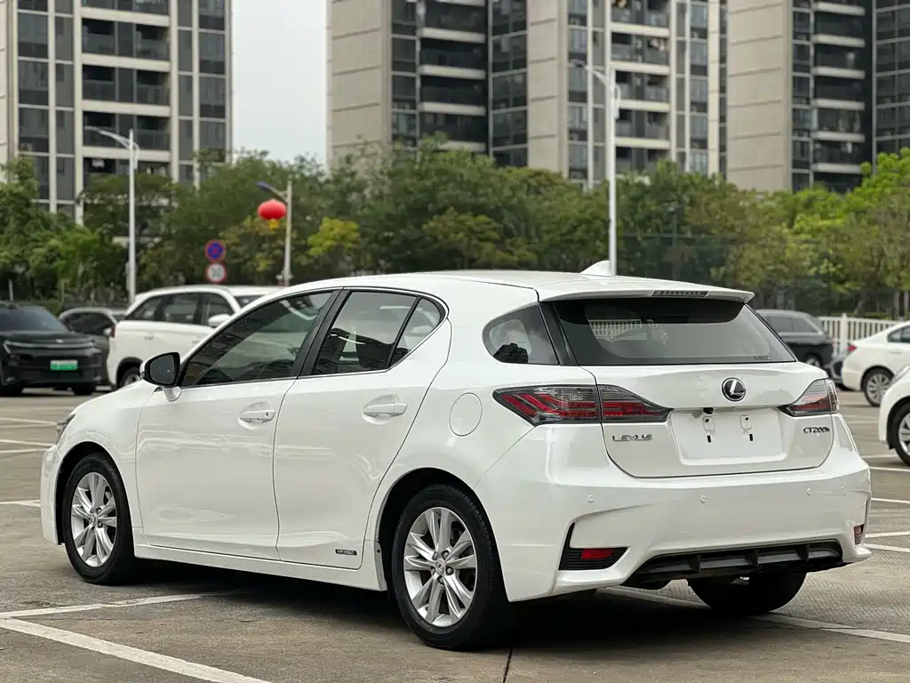 Lexus CT CT200 h Elite Two-tone