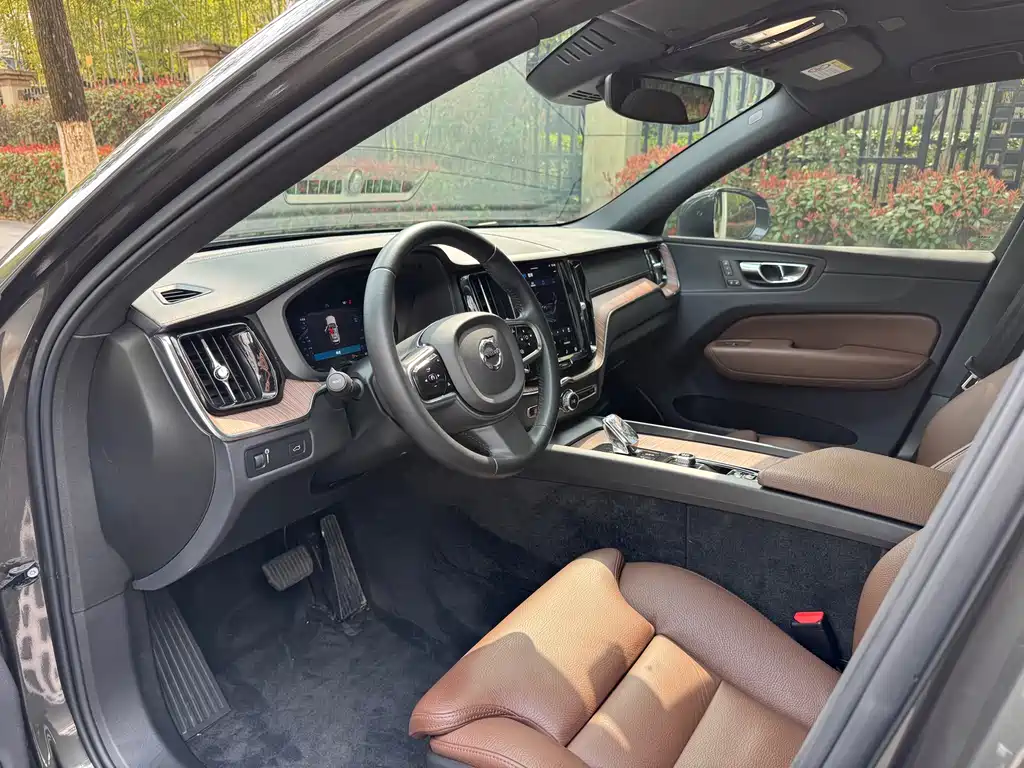 Volvo XC60 B5 4 WD Smart Vision Luxury