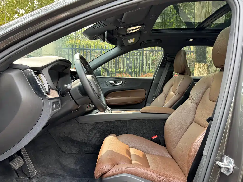 Volvo XC60 B5 4 WD Smart Vision Luxury