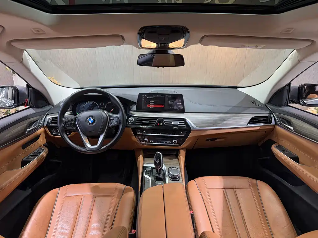 BMW 6 Series GT 630 i Luxury Design Package