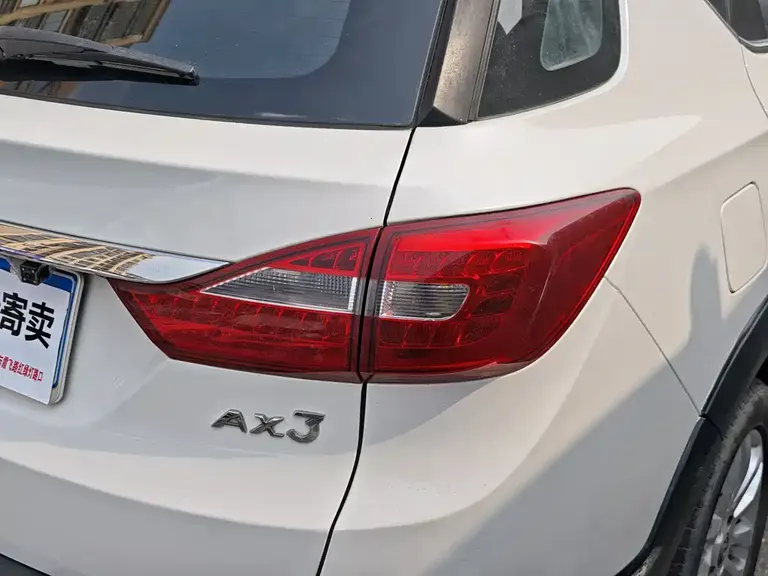 Dongfeng Fengshen AX3 1.5 L Auto Scirocco