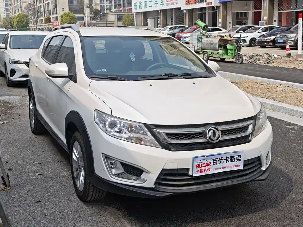Dongfeng Fengshen AX3 1.5 L Auto Scirocco