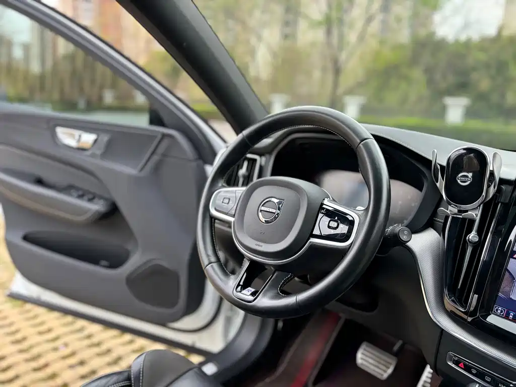 Volvo XC60 T5 4 WD Smart Vision Sport