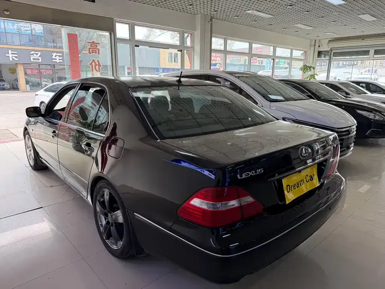 Lexus LS 430