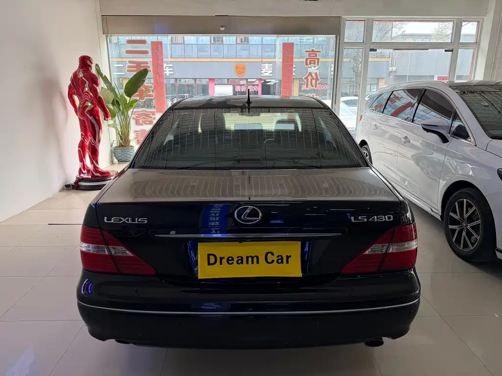 Lexus LS 430
