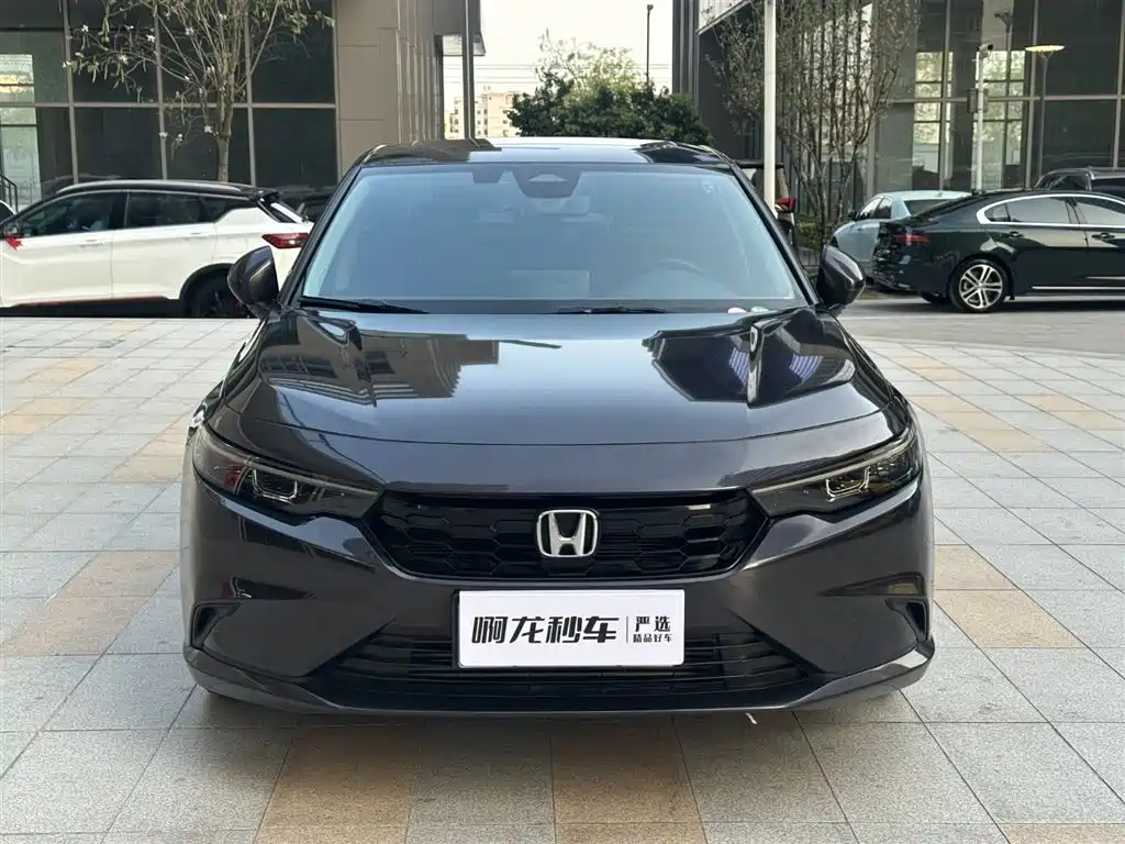 Integra 240 TURBO CVT Luxury