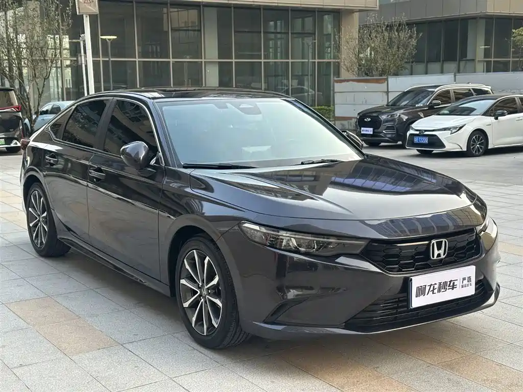 Integra 240 TURBO CVT Luxury