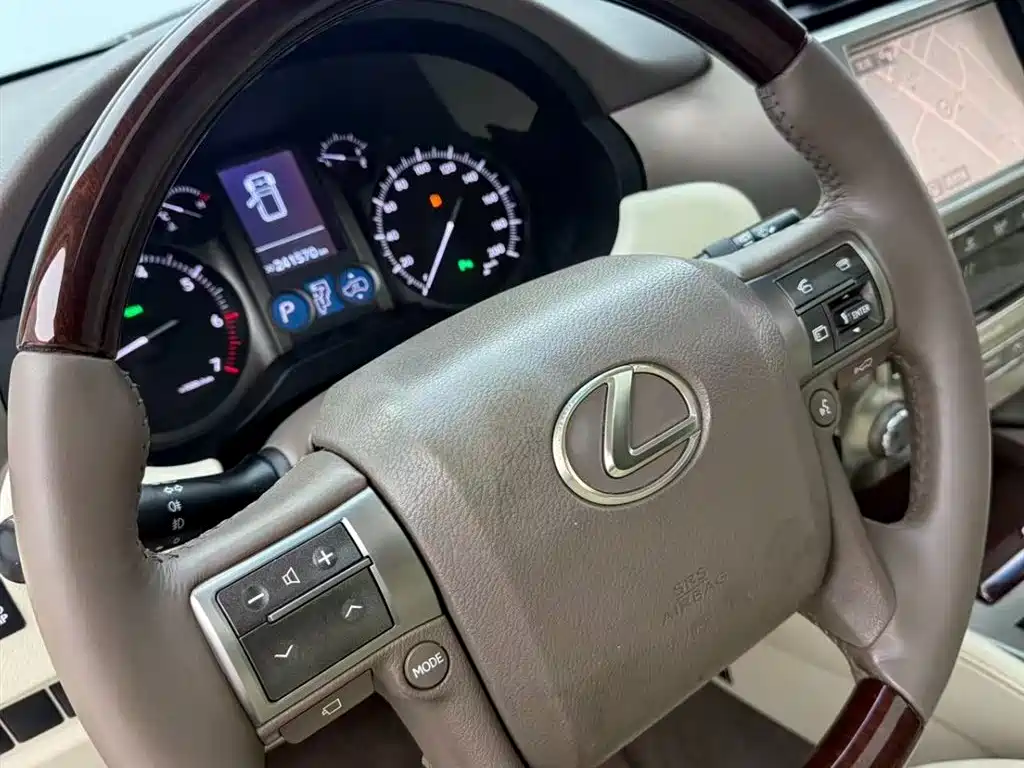 Lexus GX 400 Distinguished