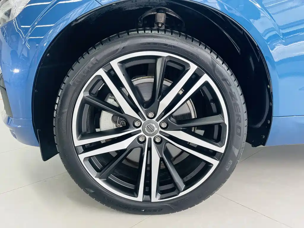 Volvo XC60 PHEV T8 E Drive Hybrid Smart Vision Sport